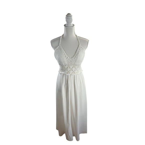 Lilbetter Dresses & Skirts - NWT Lilbetter White Maxi Halter Dress Medium Crochet Boho Festival Beach